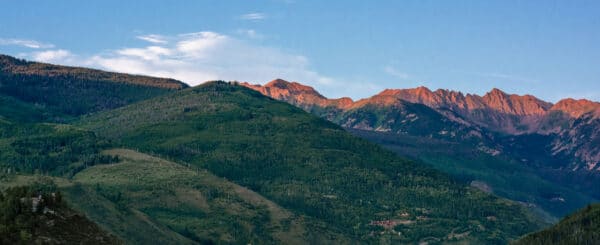 SFW_2200x900_Vail-valley-with-mountains-as-night-falls